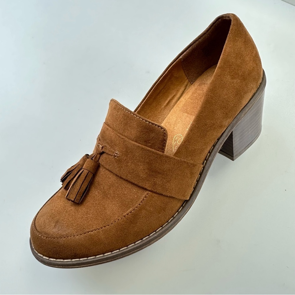 BC brown slip on stacked loafer Womens size 7.5 microfibre suede tassels NEW